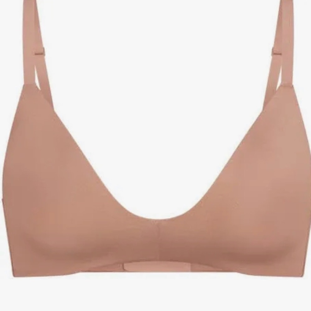 SKIMS Wireless Form T-Shirt Bra in Sienna Size 32C. Never worn.